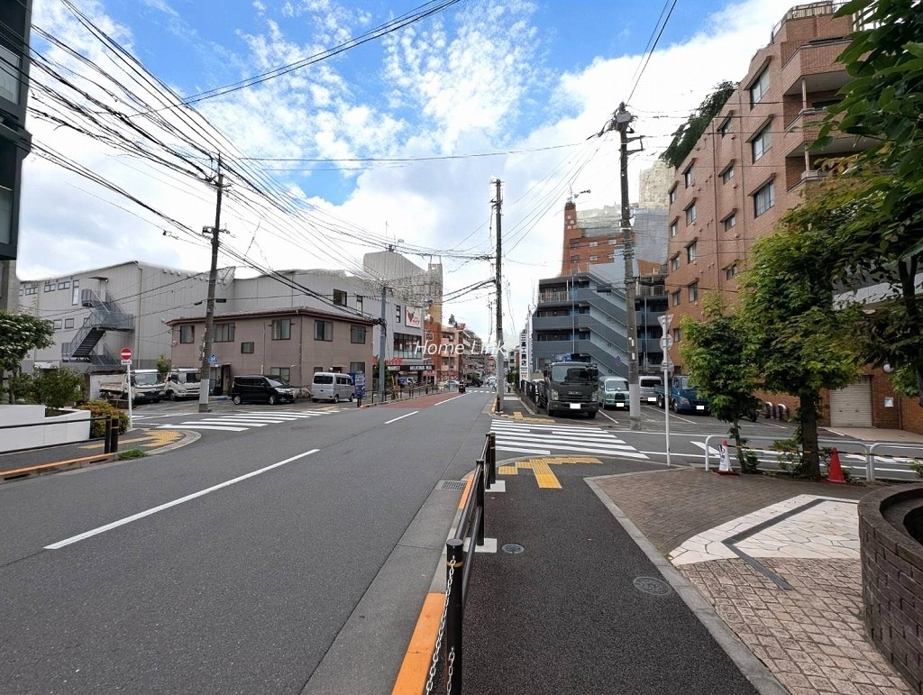 レクセルマンション赤塚公園　北側 前面道路歩道